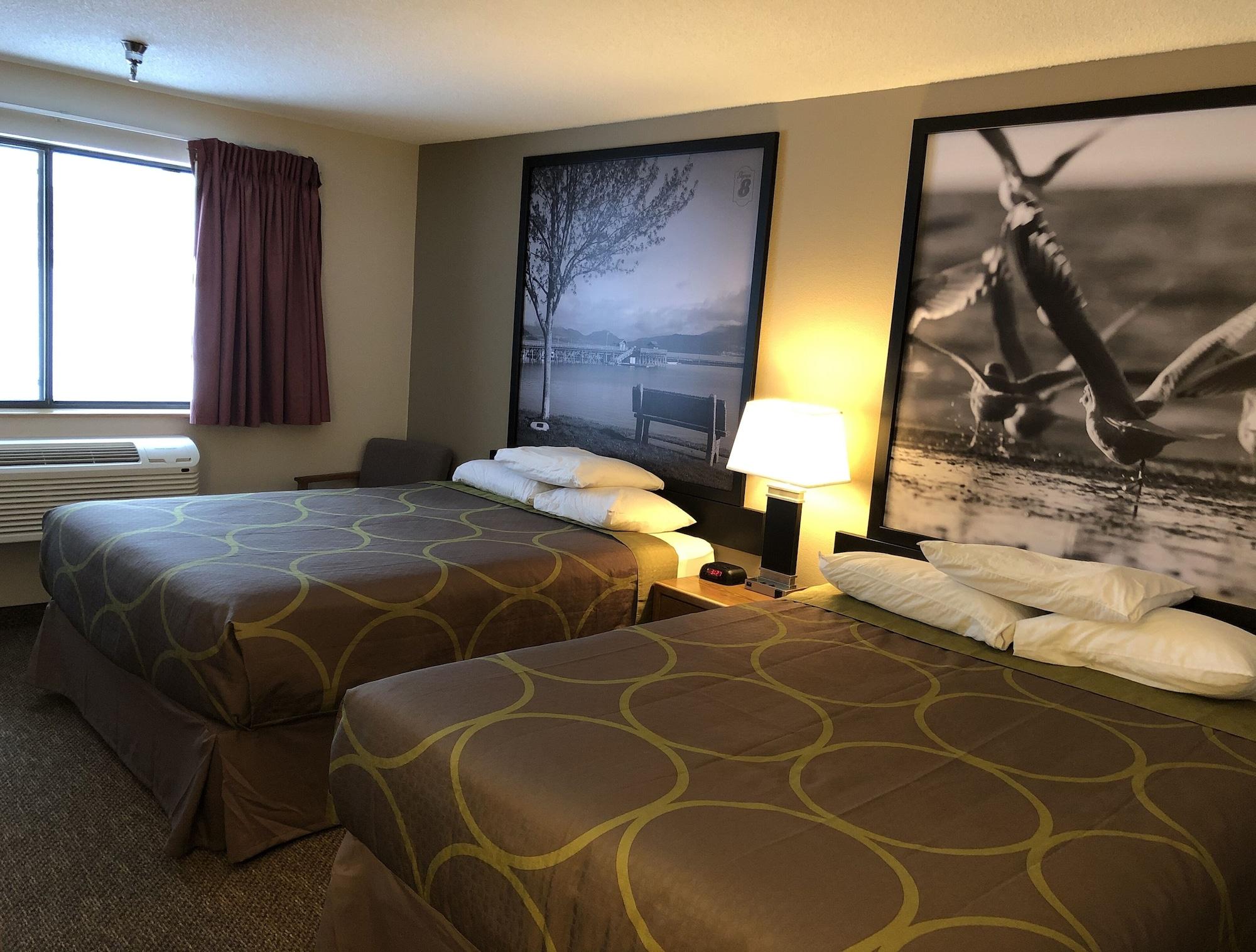 Hotel Super 8 By Wyndham Salmon Arm Exterior foto