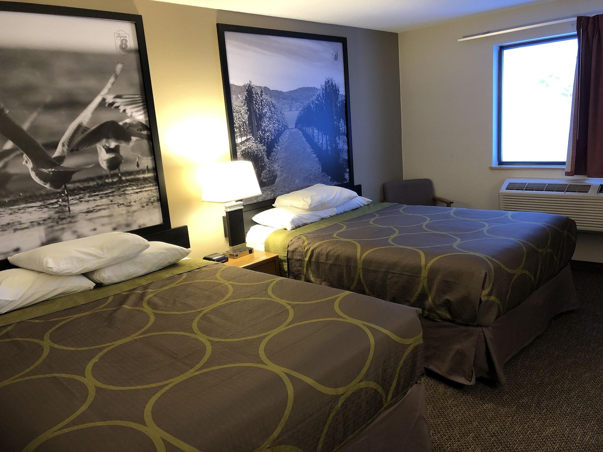 Hotel Super 8 By Wyndham Salmon Arm Exterior foto