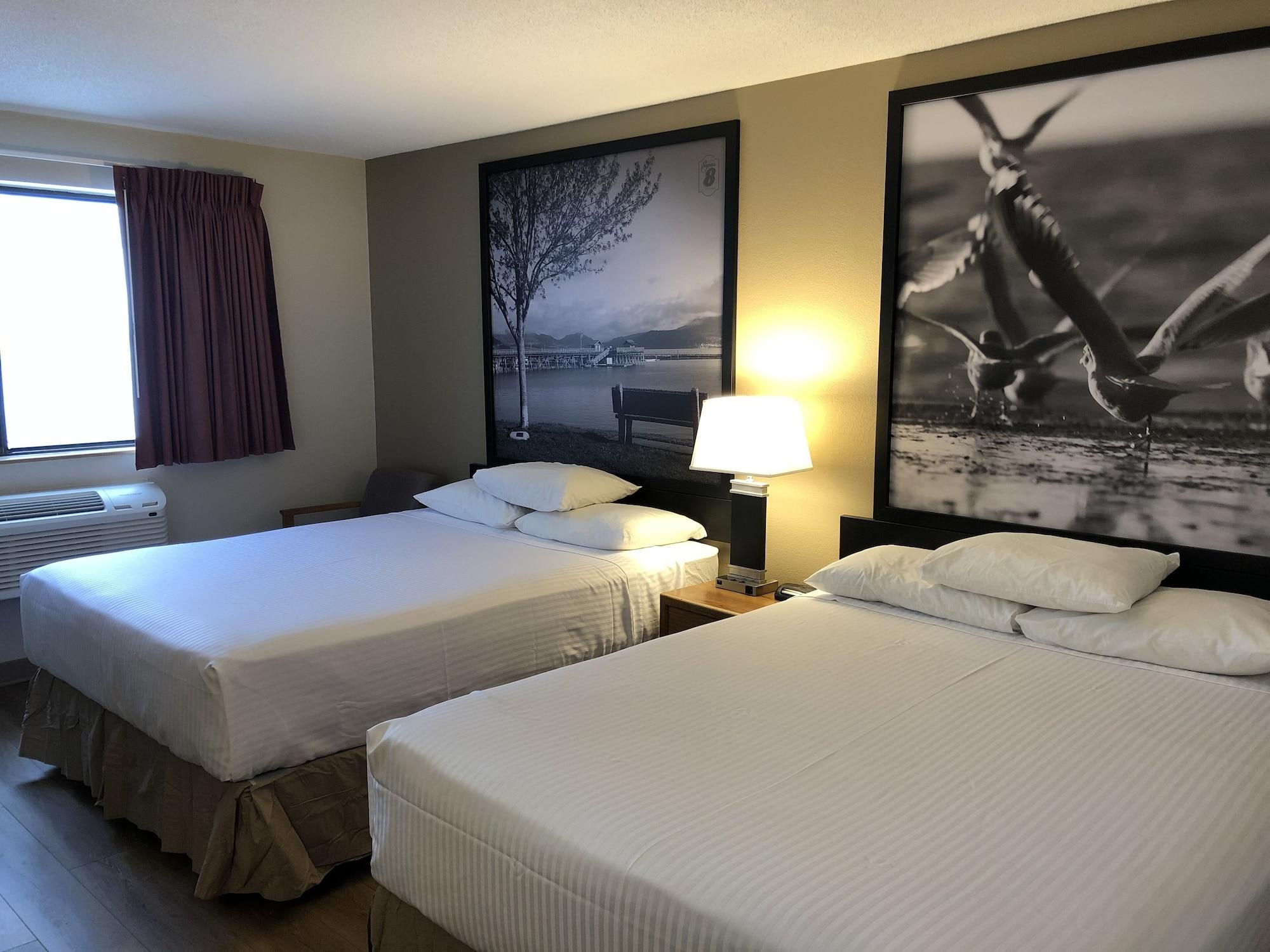 Hotel Super 8 By Wyndham Salmon Arm Exterior foto