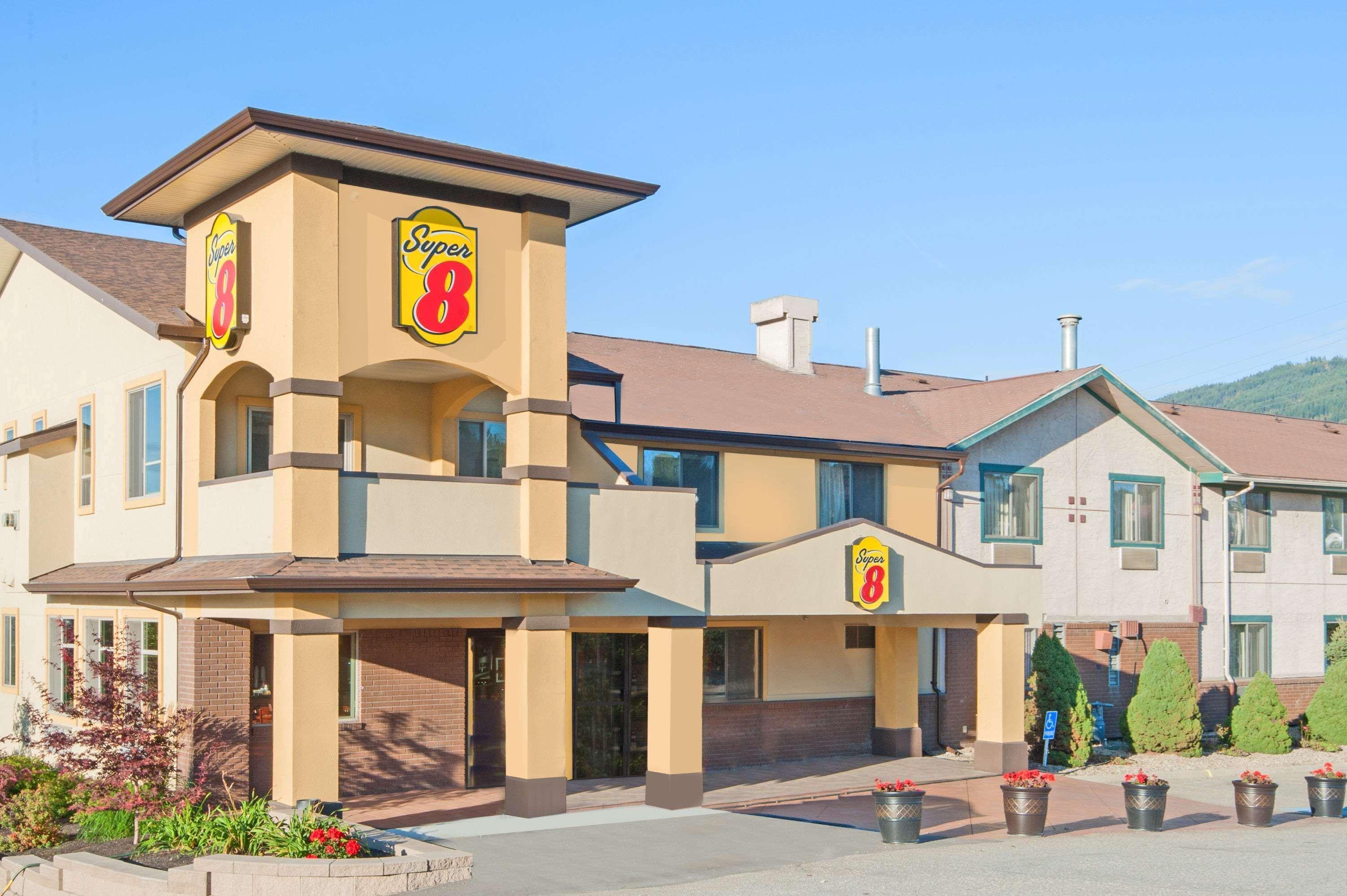 Hotel Super 8 By Wyndham Salmon Arm Exterior foto